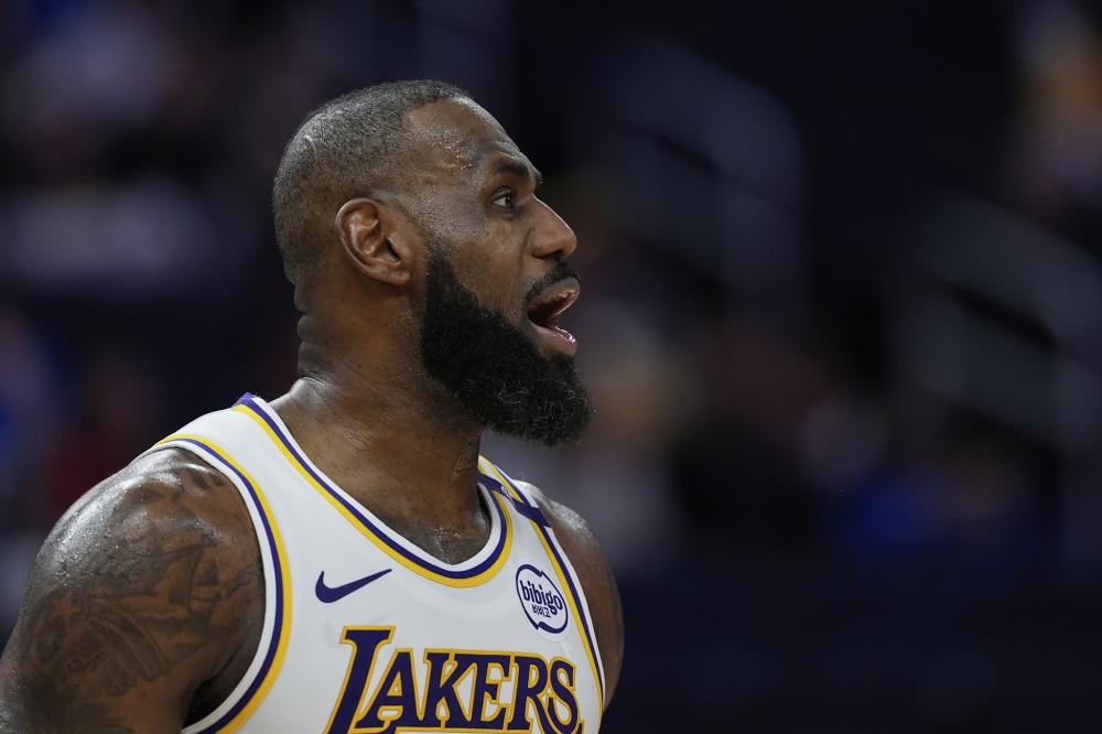 他多次在采 他多次在采