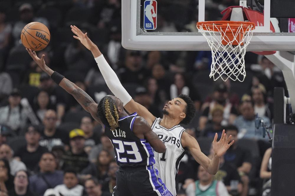 亨德森更像 亨德森更像